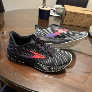 Brooks Hyperion Tempo road running shoe
Women’s 8